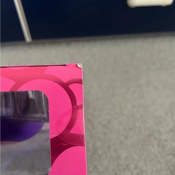 SOLD - Hello Kitty - Picture 7 of 12